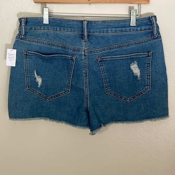 NWT SO Jean Shorts. Size 15/32W - Picture 4 of 7